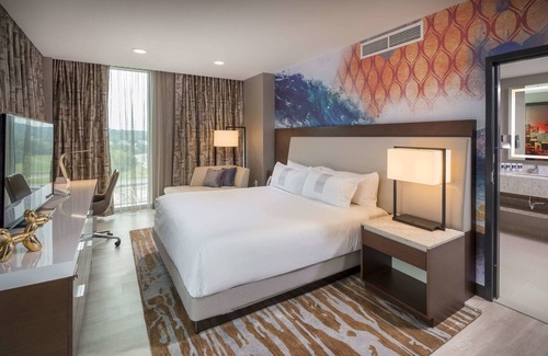 Roselawn Finance Hotel | The Summit Hotel