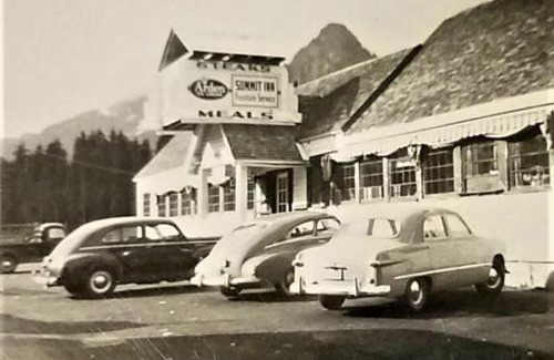 Snoqualmie Pass Hotel | The Summit Inn