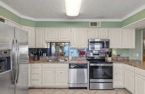 Panama City Beach Condo | The Summit PCB 1508 * Huge beachfront condo - 3 King, 2 Queen & Queen sofa