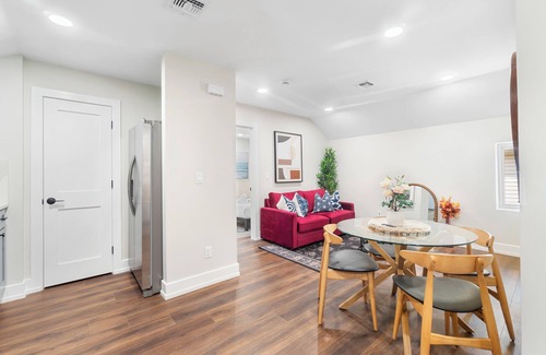 North Bergen Apartment | The Summit Suite W/Parking - 20 Mins to NYC + Walk to Shops