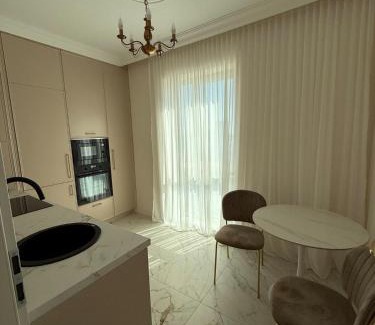 Craiova Apartment | The Sun Building Rooftop Studio