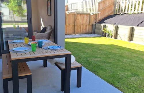 Wanaka House | The Sun Catcher located in North Lake
