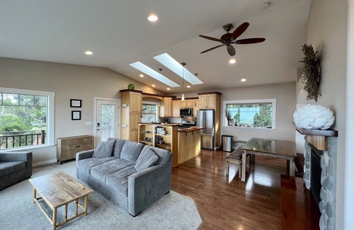 Port Angeles House | The Sun House at Freshwater Bay: Oceanfront