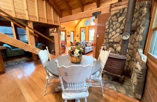 Lampe House | The Sunrise Cabin with Amazing Views