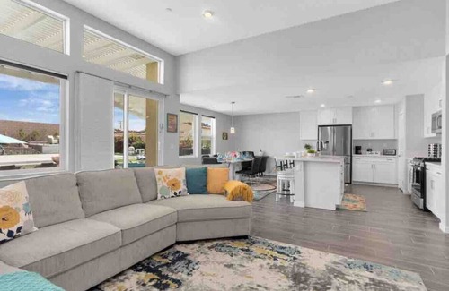 Desert Hot Springs House | The Sunrock Oasis Sylvanus 8 12650 Sylvanus DHS