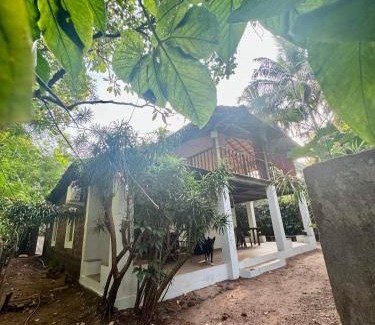 Anjuna Ski Chalet | The Sunset Chalet