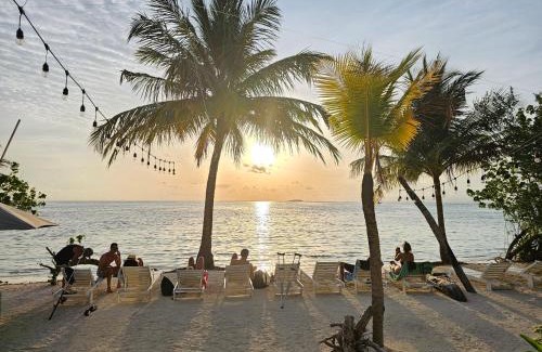 Dhiffushi Hotel | The Sunset Villa