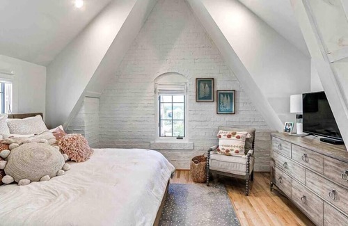 Eufaula Cottage | The Sunshine House in Carlton Landing
