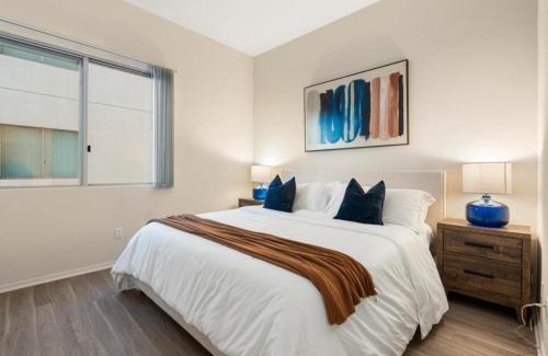 Downtown Apartment | The Sunstone - Full Oceanview Right On The Sand