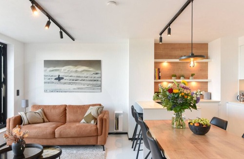 Heist Apartment | The Surf Floor, amazing big sea-view terrace with outdoor shower