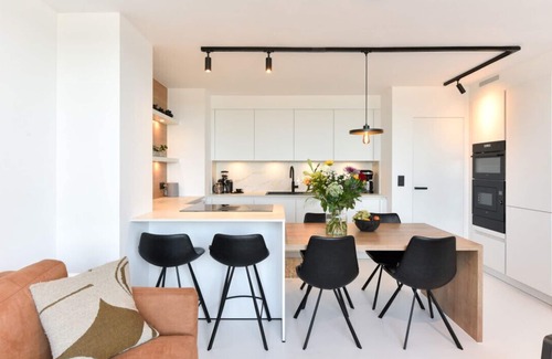 Heist Apartment | The Surf Floor, amazing big sea-view terrace with outdoor shower