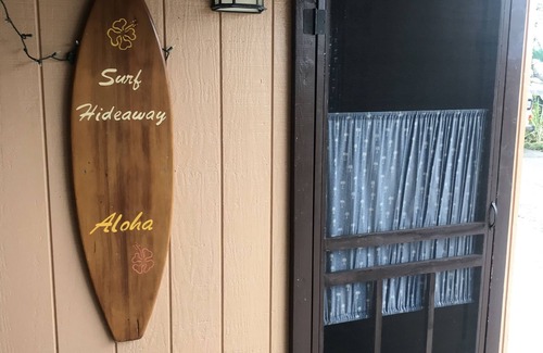Historic Kailua Village Apartment | The Surf Hideaway is walking distance to everything Kona