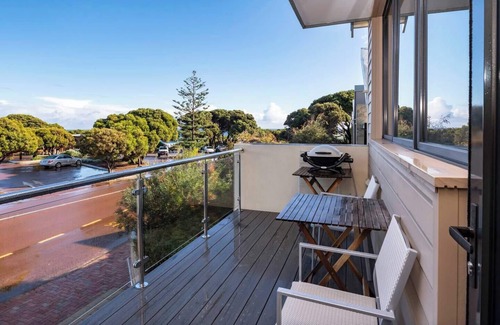 Yallingup Apartment | The Surf Hub Vibrant Yallingup Beachfront Living