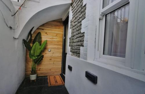 Moffat Apartment | The Surfshack