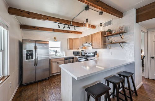 Surfside Beach House | The Surfsonian - 2nd Row Beach House - Dog Friendly - Ocean View