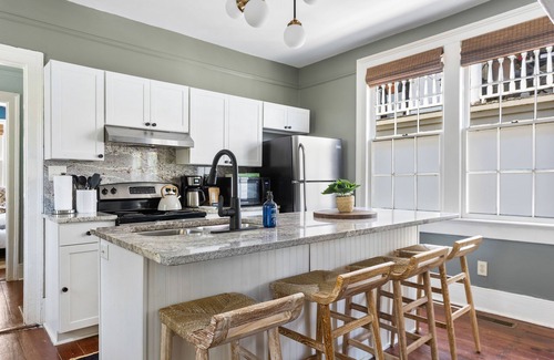 Cannonborough Elliotborough Apartment | The Sutton- B | Steps away from Historic King