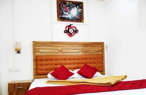Anachal Hotel | The Svarga Hotel