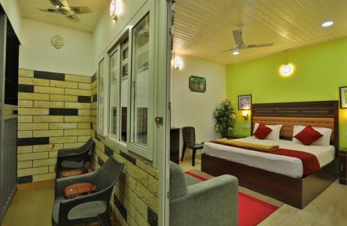 Kunchithanny Hotel | The Svarga Munnar Hill View resort