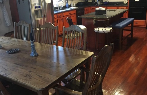 Dahlonega House | The Swag House - Near wineries & downtown Dahlonega, renovated property