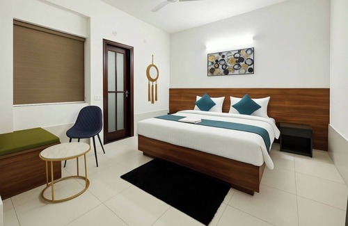 Sector 49 Hotel | The Swarnim Hotel And Banquet