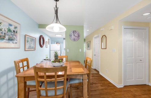 Truman Annex Condo | THE SWEET LIFE ~ Charming First Floor 2 BR/1 Ba Condo w/Community Pool!