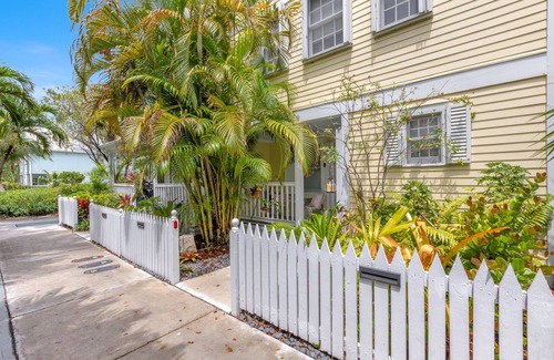 Truman Annex Condo | THE SWEET LIFE ~ Charming First Floor 2 BR/1 Ba Condo w/Community Pool!