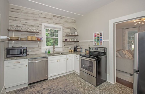 Nacogdoches House | The Sweet Magnolia is just blocks from both downtown Nacogdoches & SFA campus!