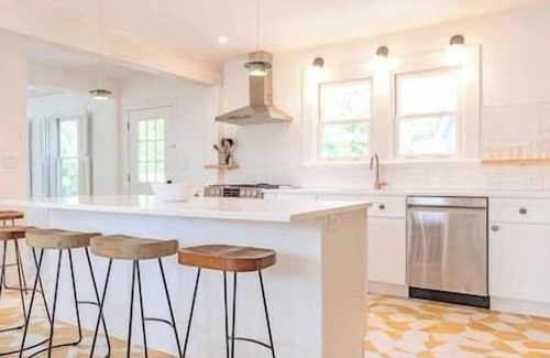 Walton Park House | The Sweet Spot: Fab Fall Getaway 1hr from the GWB!