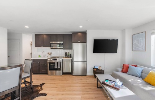 Minor Apartment | The Sweetest Hill - 81 Walkscore