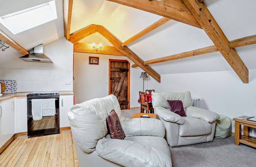 Port Talbot Apartment | The Tack Room - Tyn Cellar Barns