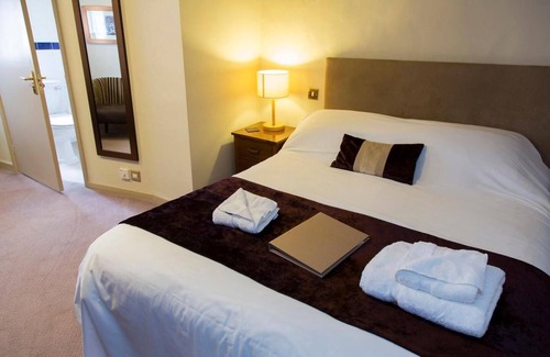 Moreton Hotel | The Talbot Inn