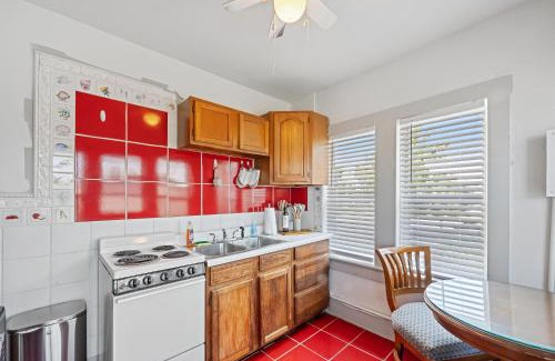 Tarpon Springs Apartment | The Tarpon Loft Chic 1BR in Historic Downtown