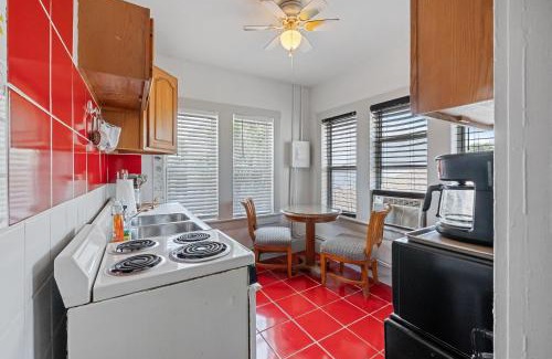 Tarpon Springs Apartment | The Tarpon Loft Chic 1BR in Historic Downtown