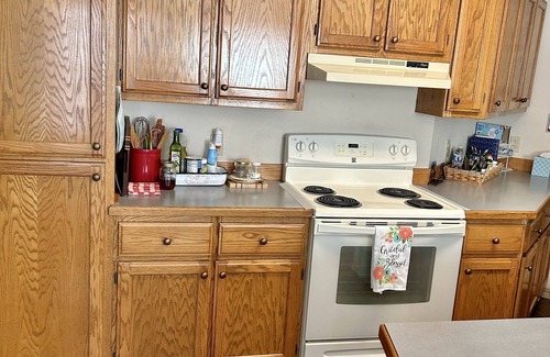 Mountain View House | The Tate House! Centrally located, close to lots of amenities!