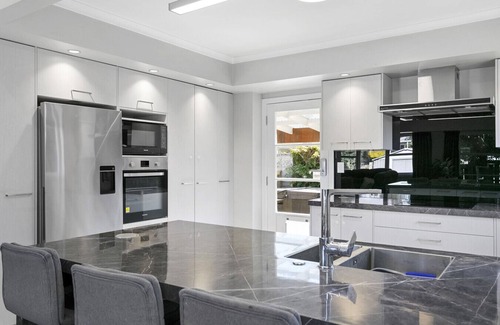 Taupo House | The Te Hatepe Hideaway
