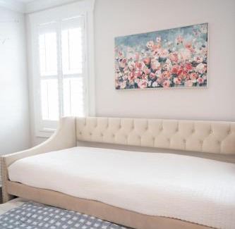 North Nashville House | The Teal Door Cottage-Spacious home with Kingsuite