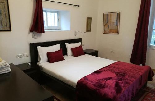 Emek Refaim Apartment | The Templer Apartment