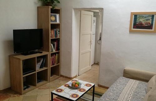 Emek Refaim Apartment | The Templer Apartment