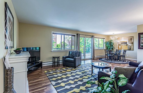 North End Apartment | the Terrace, Best Area, WD, 2 baths, 2 Bedrooms, Jacuzzi Bath, Balcony, 925sf