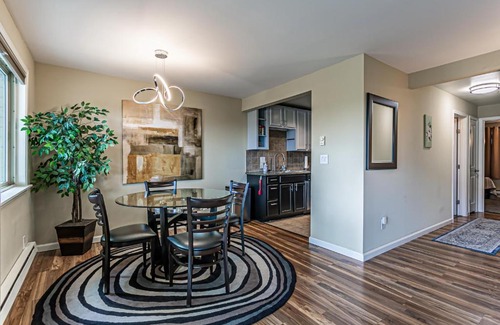 North End Apartment | the Terrace, Best Area, WD, 2 baths, 2 Bedrooms, Jacuzzi Bath, Balcony, 925sf