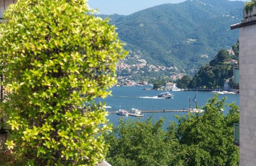 Como City Centre Apartment | "The Terrace" Lake View - The House Of Travelers