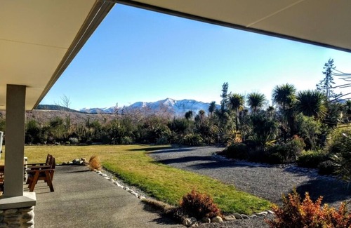 Glentunnel House | The Terrace - Perfect for skiers and families