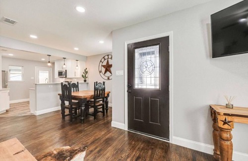 Haltom City House | The Texas Experience near the Stockyards!