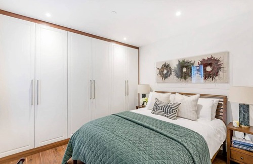 Queen's Gate Apartment | The Theodore Suite - Close to Kensington Palace