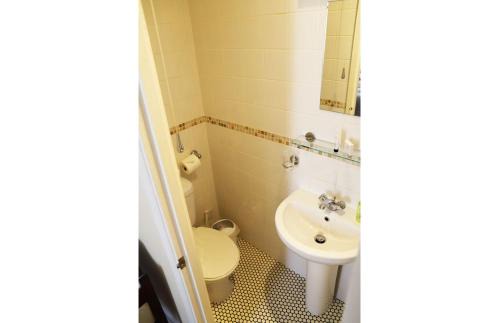 Teignmouth Bed & Breakfast | The Thornhill