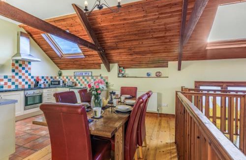 Westleigh House | The Threshing Barn - Uk35754