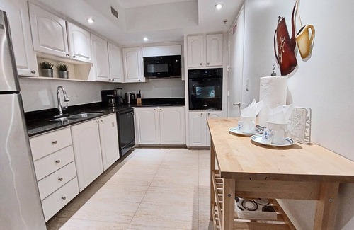 Hollywood South Central Beach Apartment | THE TIDES - 2nd Floor (N) - 2 bedrooms