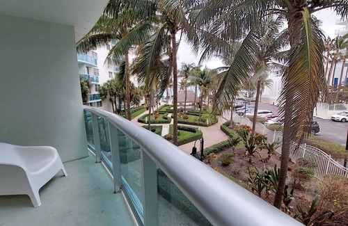 Hollywood South Central Beach Apartment | THE TIDES - 2nd Floor (N) - 2 bedrooms