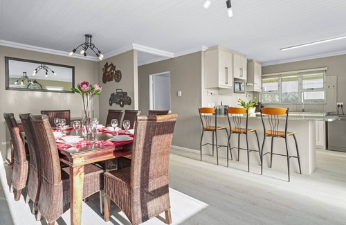 De Kelders House | The Tides at Gansbaai