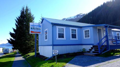 Seward Hotel | The Tides Inn